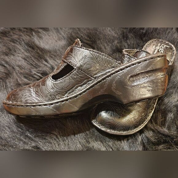 Born Concept Black Leather Buckle Mules Size 7M Etched Paisley Design - Picture 4 of 10